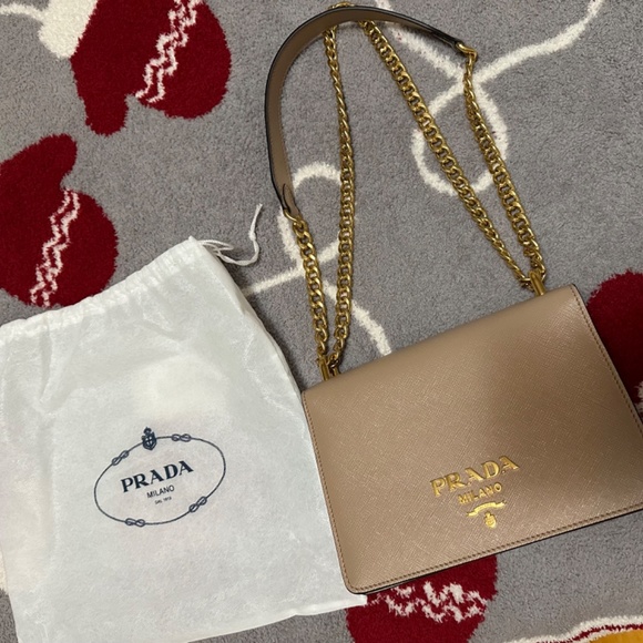 Authentic Prada saffiano leather beige purse - Picture 2 of 6